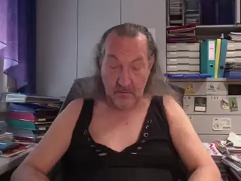 HMStraps01 online show from December 18, 10:08 am