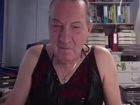 HMStraps01 online show from November 23, 8:02 am