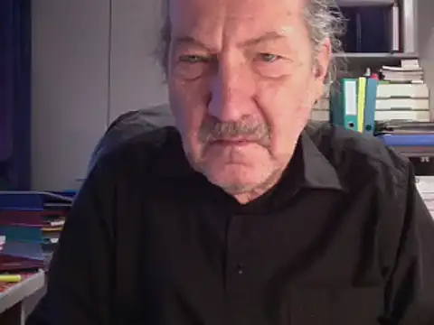 HMStraps01 online show from December 5, 3:12 pm