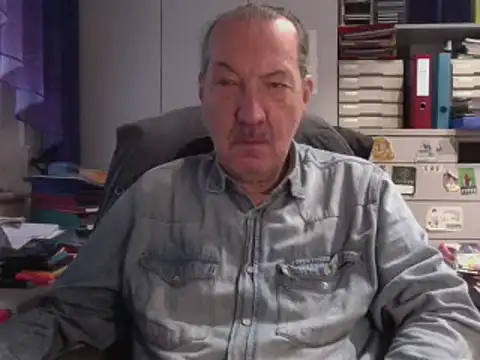 HMStraps01 online show from January 6, 8:14 am