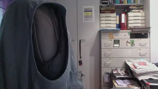 HMStraps01 online show from December 21, 12:29 pm