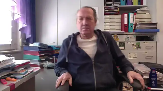 HMStraps01 online show from March 4, 12:55 pm