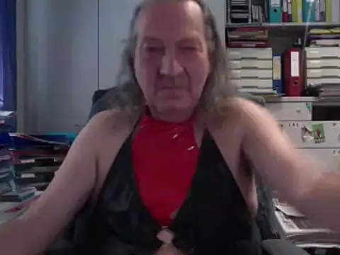 HMStraps01 online show from November 3, 10:41 am