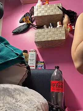 sexymelli18 online show from December 19, 6:10 pm