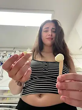 sexymelli18 online show from May 14, 10:01 am