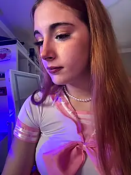 Snapshot of sexymelli18 chatting on September 14, 5:24 pm sexymelli18 online show from September 14, 5:24 pm