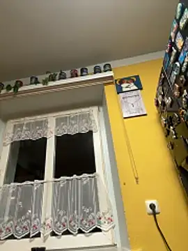 sexymelli18 online show from March 28, 7:37 pm