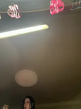 sexymelli18 online show from April 2, 5:52 pm