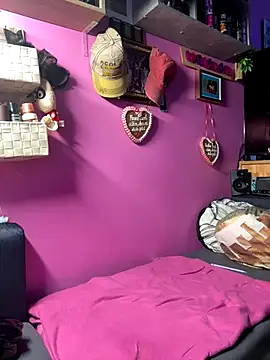 sexymelli18 online show from December 21, 6:31 pm