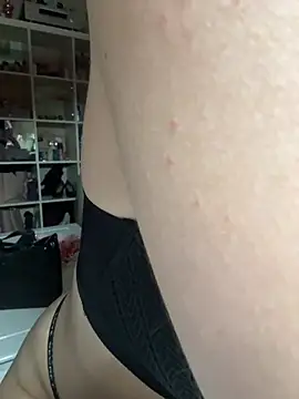 sexymelli18 online show from March 10, 5:28 pm