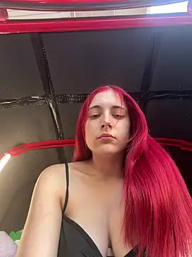 Snapshot of sexymelli18 chatting on July 10, 11:21 am sexymelli18 online show from July 10, 11:21 am