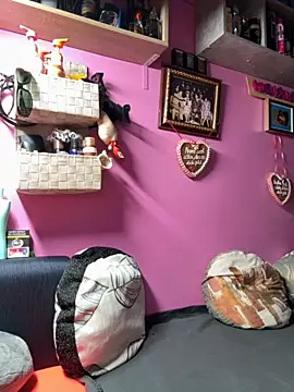 sexymelli18 online show from November 24, 8:20 pm