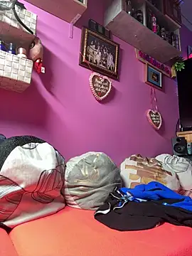 sexymelli18 online show from November 1, 6:57 pm