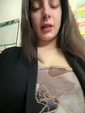sexymelli18 online show from May 1, 8:19 am