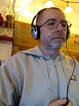 Xavspank2 online show from December 15, 10:21 am