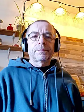 Xavspank2 online show from January 10, 2:56 pm