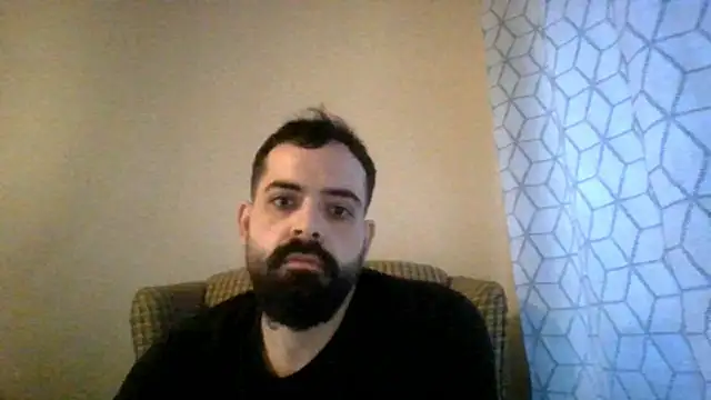 guccititi online show from March 10, 10:25 pm