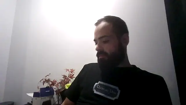 guccititi online show from November 11, 10:47 pm