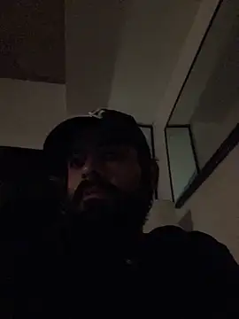 guccititi online show from February 21, 5:37 pm