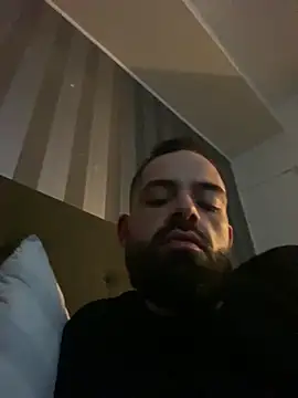 guccititi online show from October 16, 9:39 am