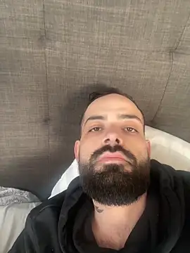 guccititi online show from October 24, 7:46 pm