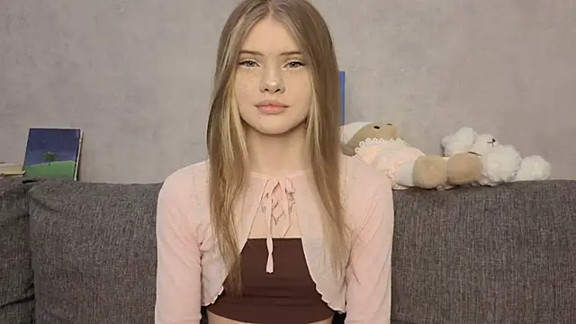 Snapshot of CarolinePepper chatting on July 5, 1:29 pm CarolinePepper online show from July 5, 1:29 pm