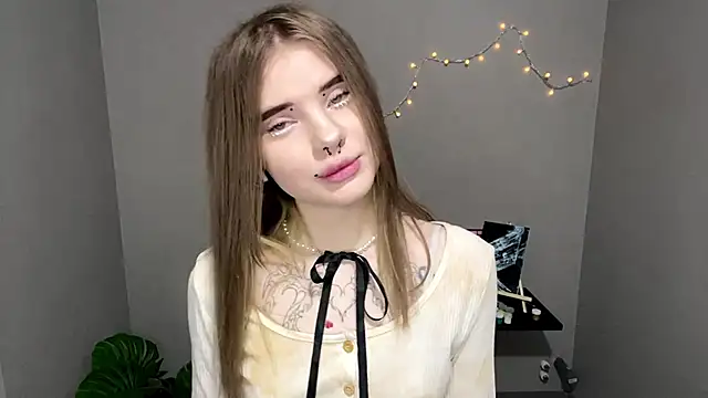 CarolinePepper online show from March 14, 5:13 pm