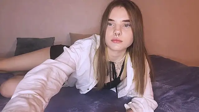 CarolinePepper online show from February 18, 7:30 pm