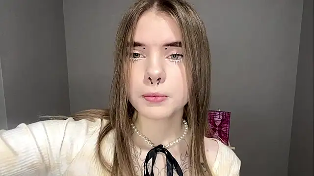 CarolinePepper online show from March 1, 4:33 pm