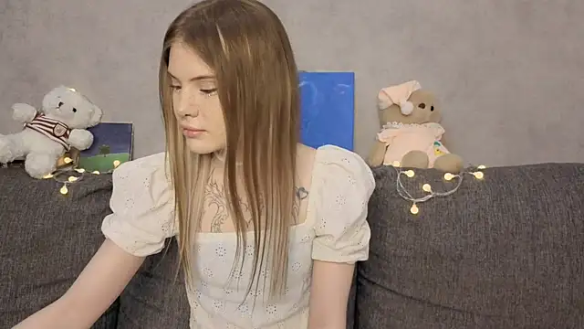 CarolinePepper online show from May 31, 1:28 pm