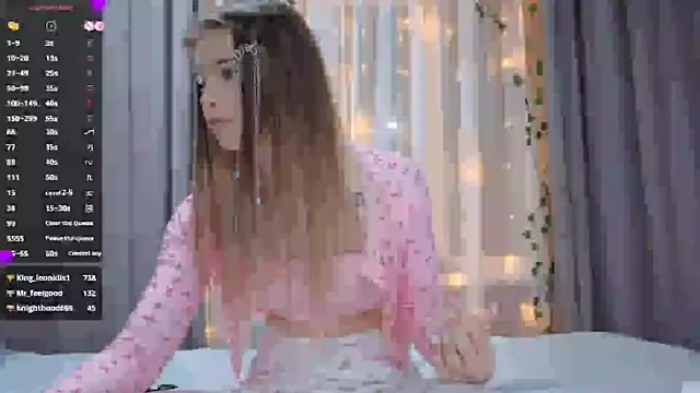 CarolinePepper online show from January 5, 5:27 pm