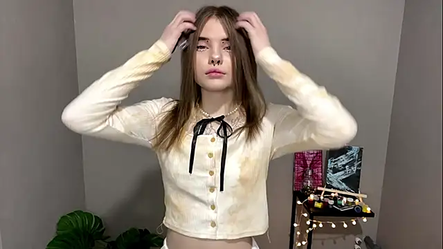 CarolinePepper online show from March 2, 5:41 pm