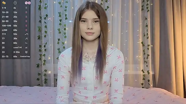 CarolinePepper online show from April 16, 1:56 pm