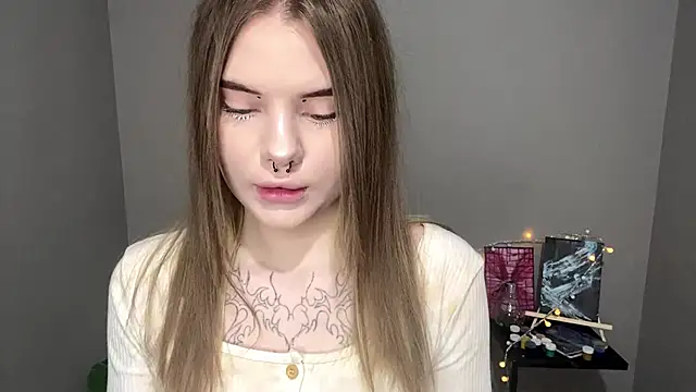 CarolinePepper online show from March 3, 5:09 pm