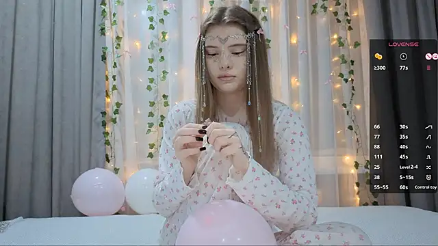 CarolinePepper online show from January 18, 2:31 pm