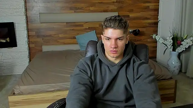 MaxKaiden online show from March 30, 4:36 am