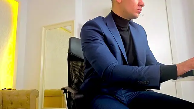 MaxKaiden online show from April 19, 4:13 am