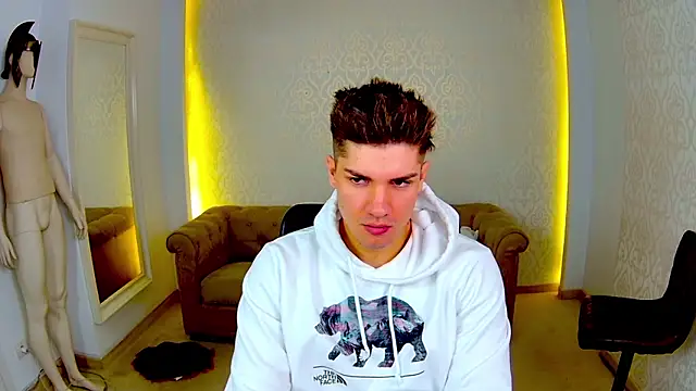 MaxKaiden online show from February 10, 6:23 am