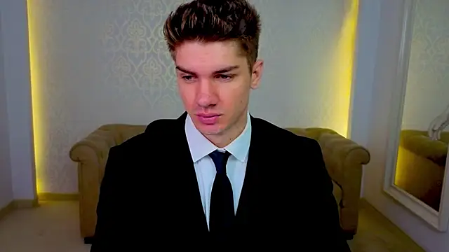 MaxKaiden online show from May 24, 4:45 am
