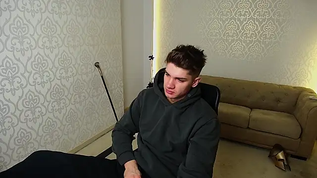 MaxKaiden online show from November 22, 5:39 am