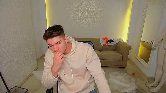 MaxKaiden online show from November 3, 6:07 am