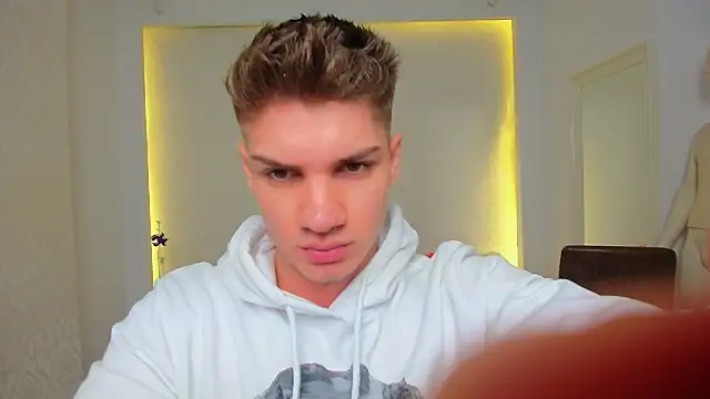 MaxKaiden online show from October 27, 5:52 am