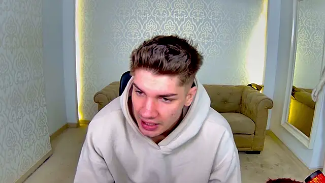 MaxKaiden online show from April 17, 4:48 am