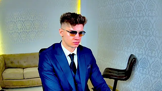 MaxKaiden online show from February 14, 6:24 am