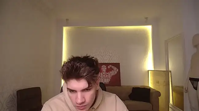 MaxKaiden online show from March 6, 5:14 am