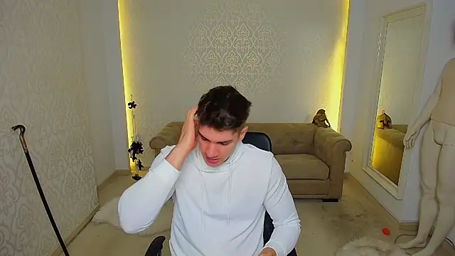 MaxKaiden online show from November 12, 5:44 am