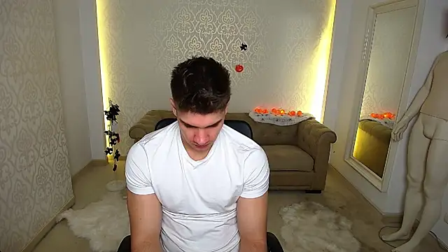 MaxKaiden online show from October 21, 4:45 am