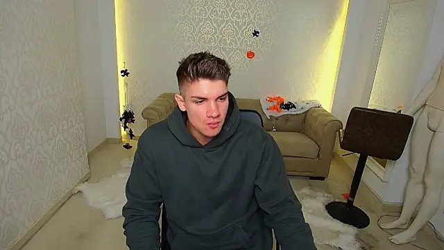 MaxKaiden online show from October 28, 5:39 am