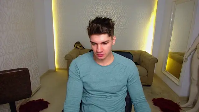 MaxKaiden online show from January 18, 6:17 am