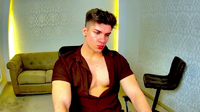 MaxKaiden online show from February 25, 5:40 am